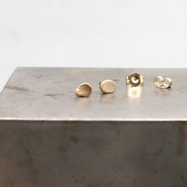 14 kt Solid Gold Freeform Earring Studs