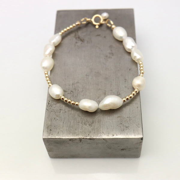 Fresh water pearl & Gold Bead Bracelet