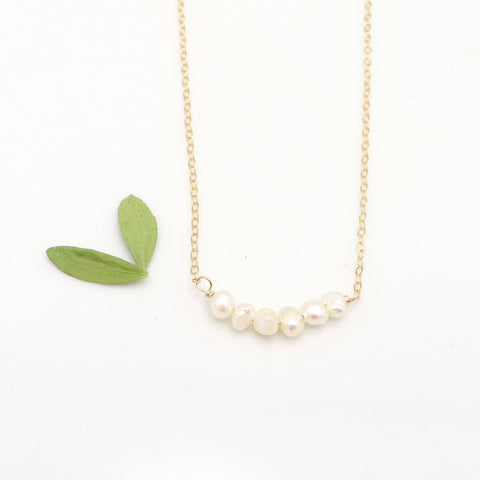 Micro Pearl Curve Necklace