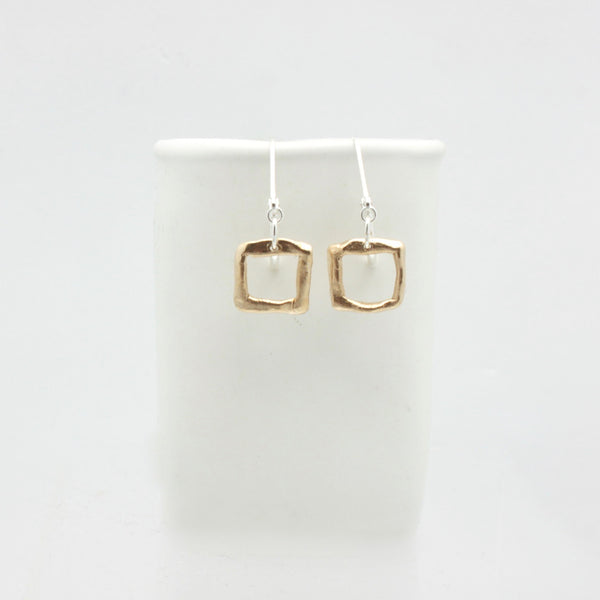 Contour Collection:  Natural White Crazy Lace Starcut Stretch Bracelet & Bronze Square Link