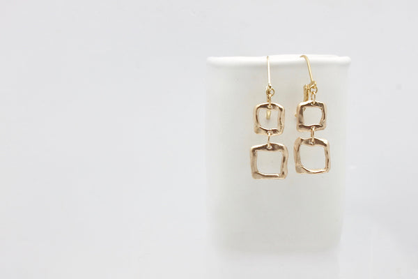 Contour Collection:  Black Onyx Starcut Stretch Bracelet with Bronze Square Link