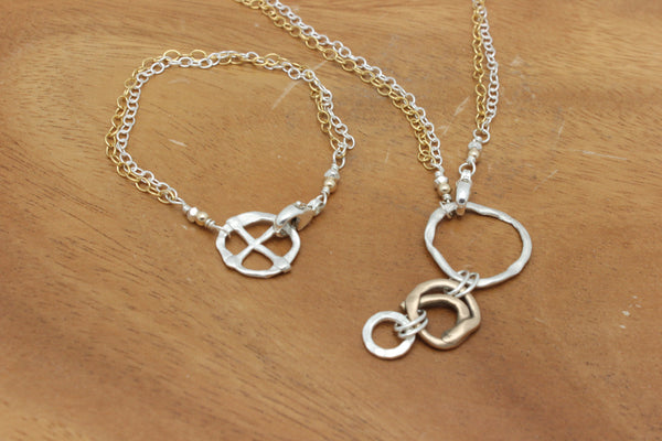 Three Ring Three Way Intersect Necklace