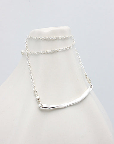 SILVER Curve Necklace